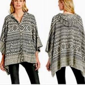Lucky Brand Women’s Hooded Tunic Top, One Size, Color Black and Cream.
